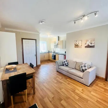 Feriehus Rose With Hot Tub York